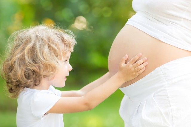 孕吐是宝宝在保护自己(怀孕初期孕吐厉害还血压低怎么办)