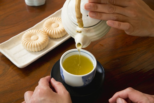 白茶的功效与作用女人适合喝白茶
